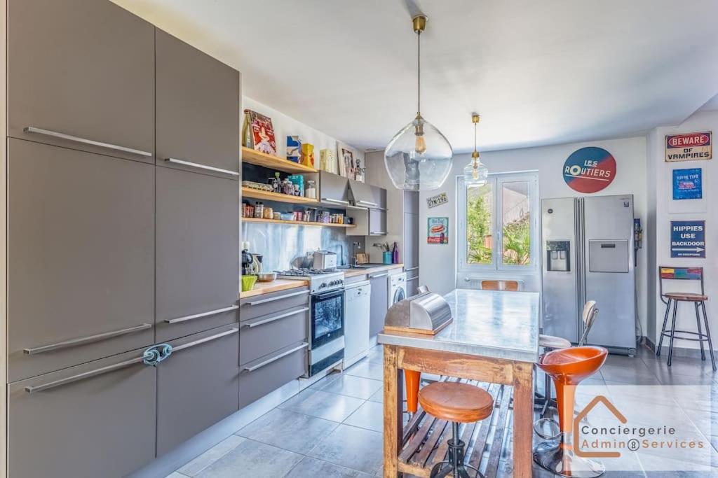 Maison A Lyon Parilly Avec Piscine, Jardin, Parking Prive & Proche Eurexpo Vénissieux Extérieur photo