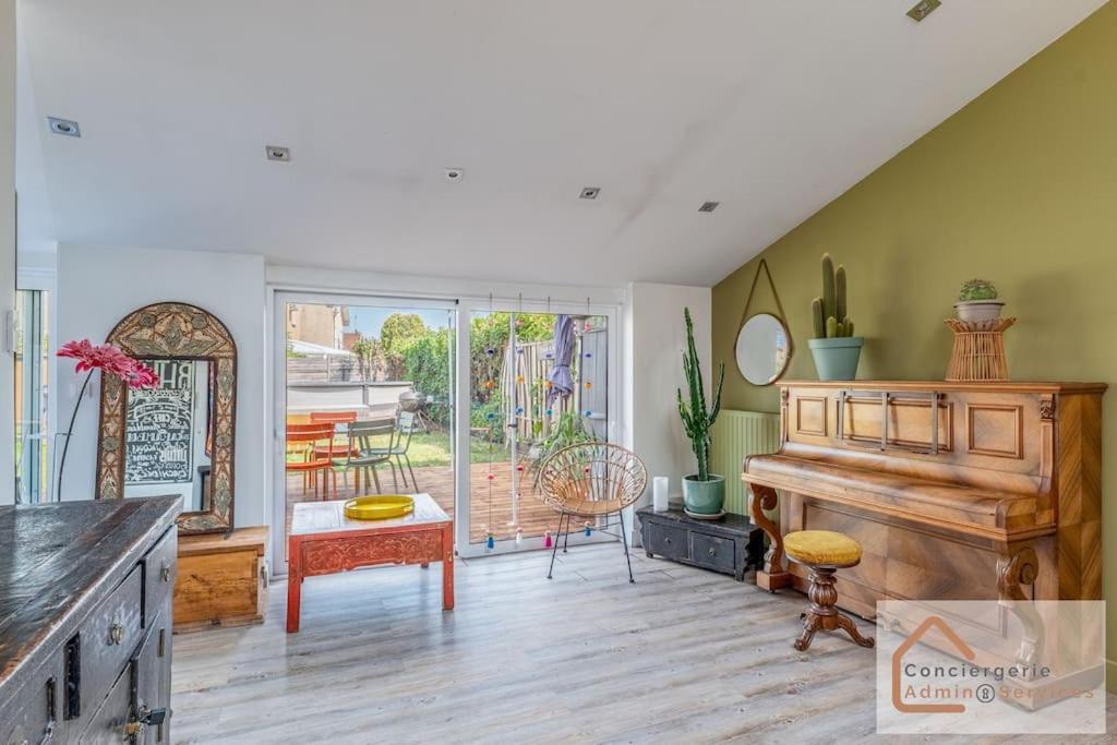 Maison A Lyon Parilly Avec Piscine, Jardin, Parking Prive & Proche Eurexpo Vénissieux Extérieur photo