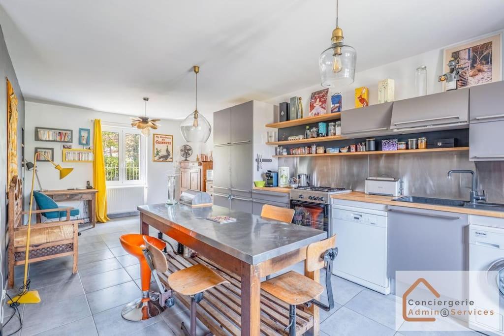 Maison A Lyon Parilly Avec Piscine, Jardin, Parking Prive & Proche Eurexpo Vénissieux Extérieur photo